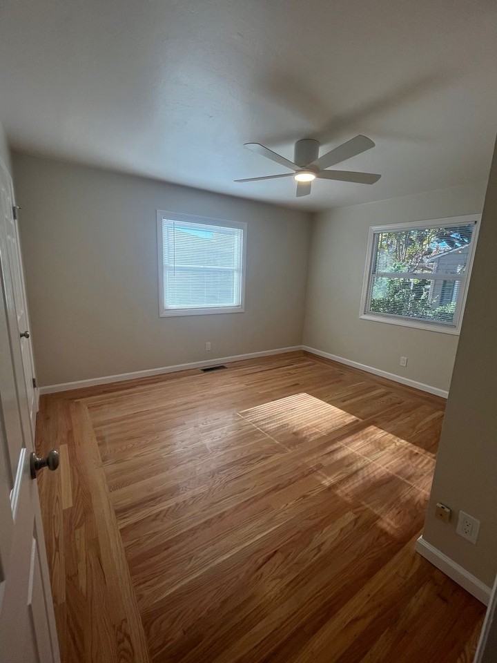 1213 13th St - Photo 7 of 11