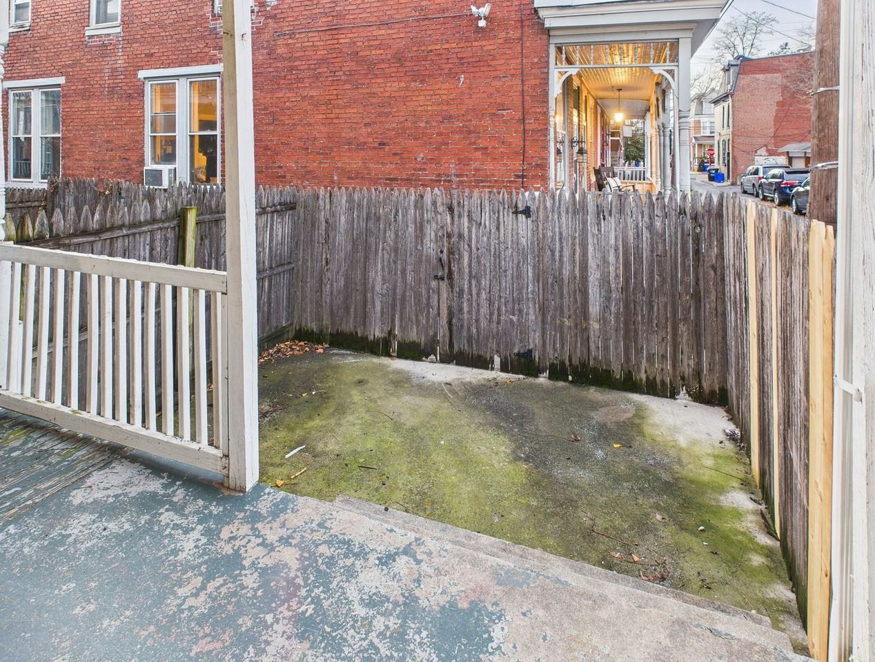 268 Delaware St - Photo 6 of 26