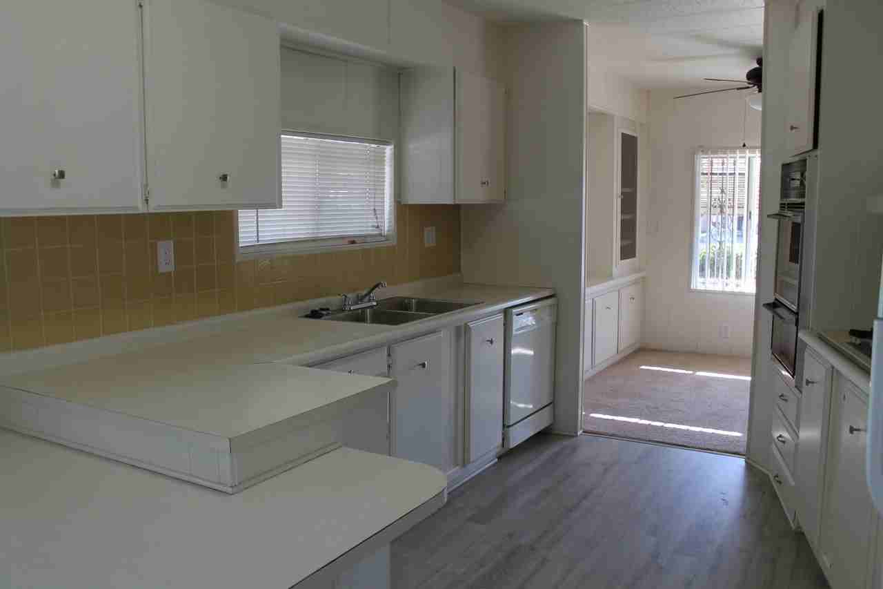 1570 Vista Grande Dr - Photo 5 of 10