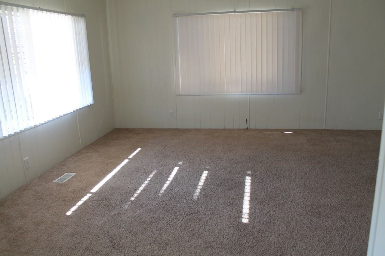 1570 Vista Grande Dr - Photo 6 of 10