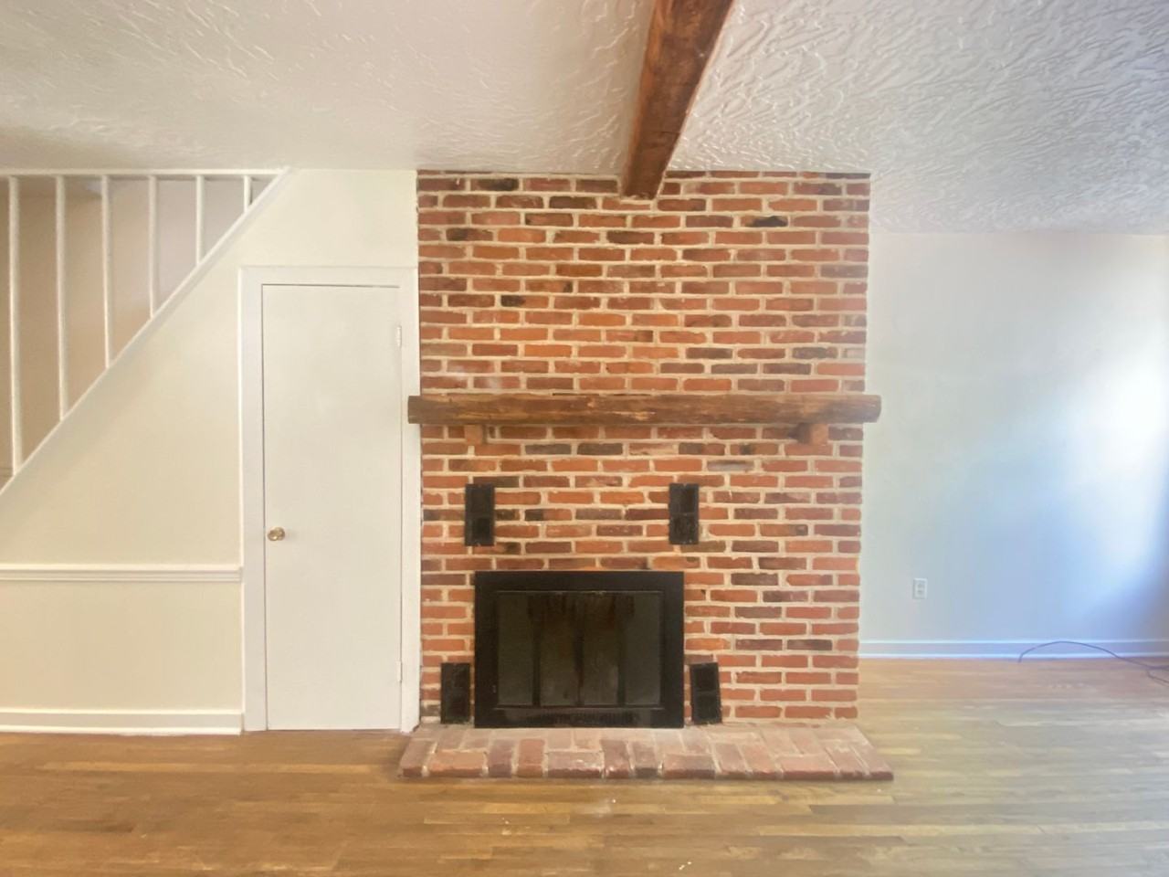 123 S Penn St - Photo 4 of 31