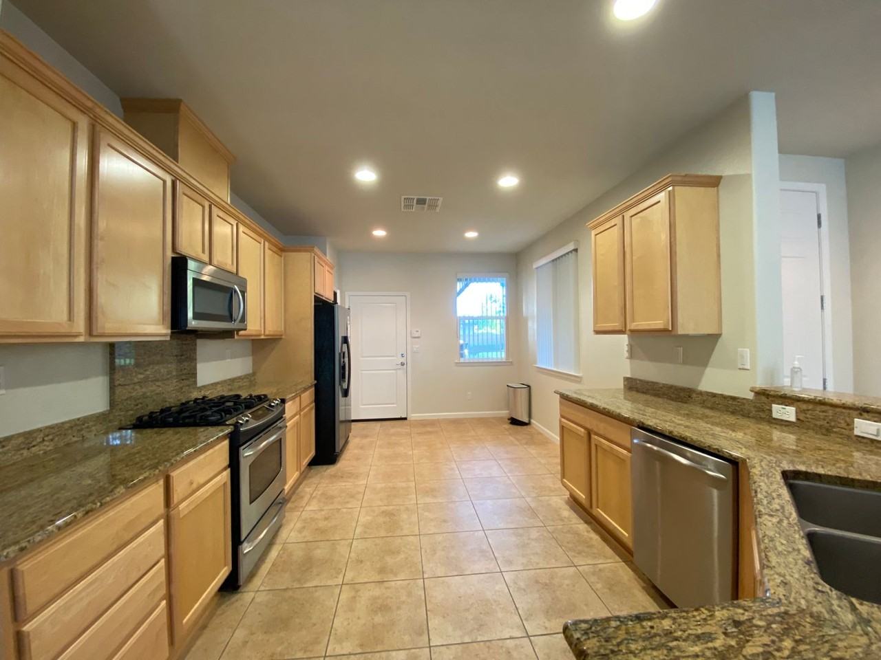 7820 Barnsley Way - Photo 3 of 27