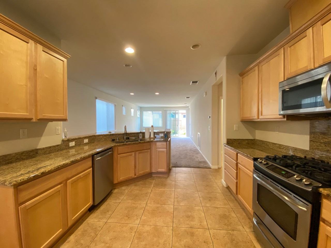 7820 Barnsley Way - Photo 7 of 27