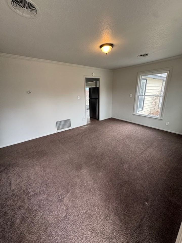 4622 Smith St - Photo 2 of 8