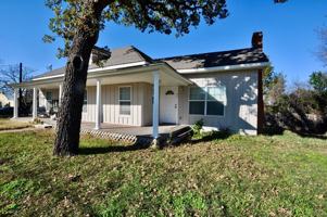 featured image of 814 W Ball St