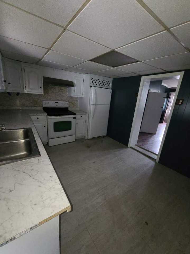 820 Nicolls St - Photo 2 of 7