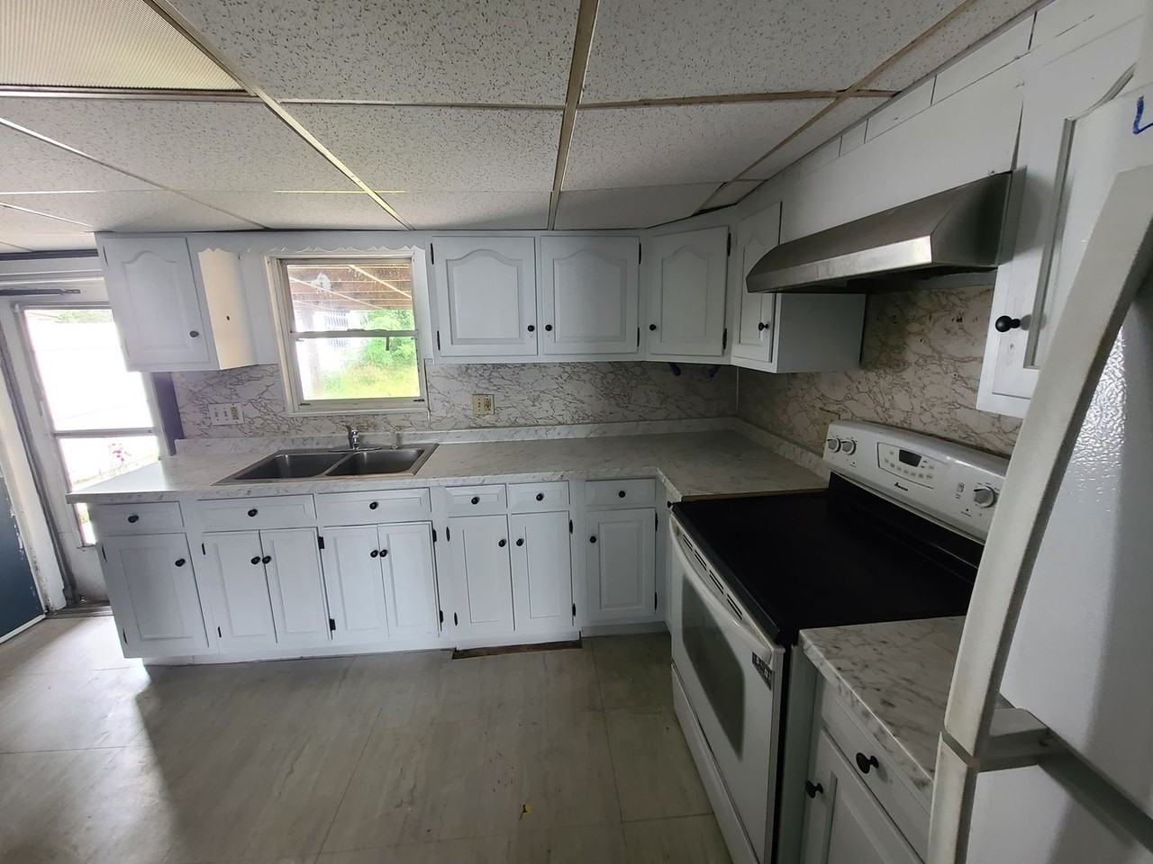 820 Nicolls St - Photo 3 of 7