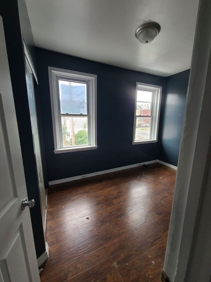 820 Nicolls St - Photo 5 of 7