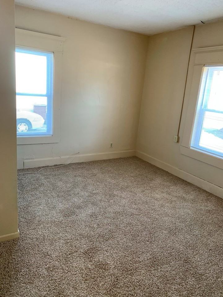 2316 W Olive St - Photo 4 of 8