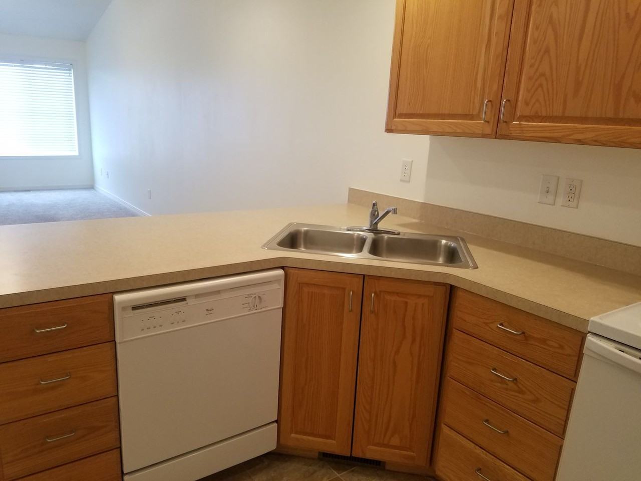 860 S 5th W - Photo 6 of 16