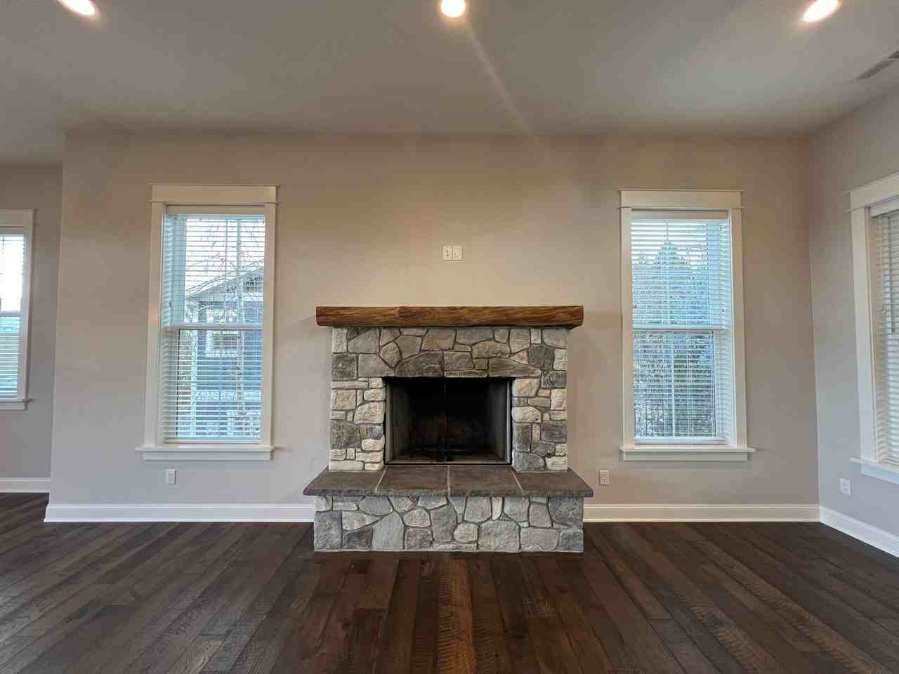 735 E California St - Photo 5 of 43