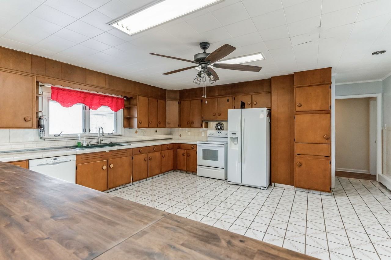 512 Elizabeth Dr - Photo 6 of 33