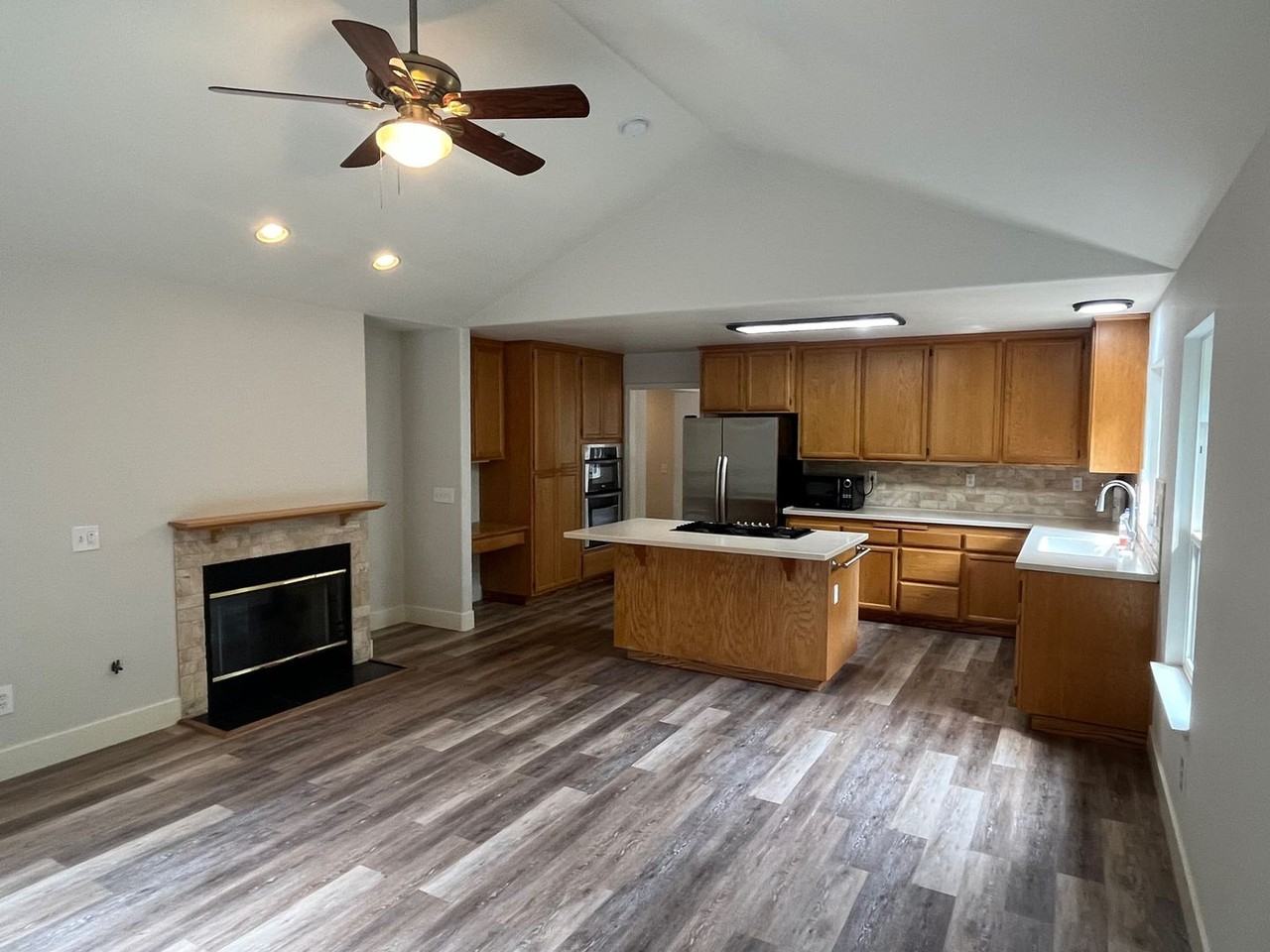 1245 Honeybrook Pl - Photo 4 of 20