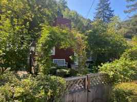 featured image of 1925 Cordilleras Rd