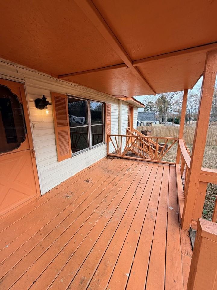 113 Bream St - Photo 3 of 21