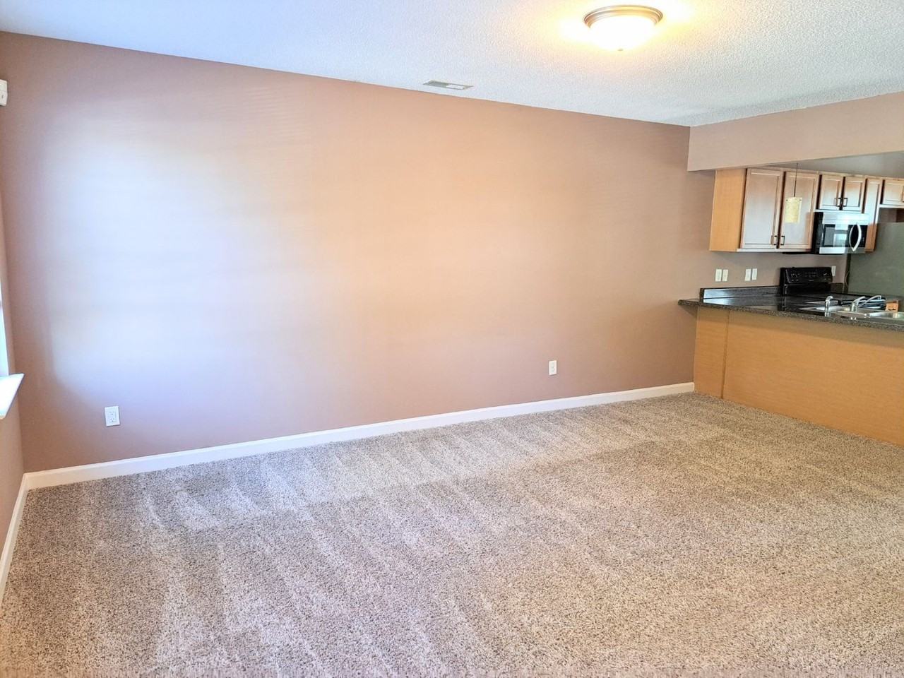 302 Burley Dr #5 - Photo 3 of 12