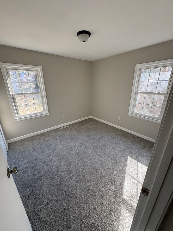 15 Underwood Ave - Photo 7 of 9