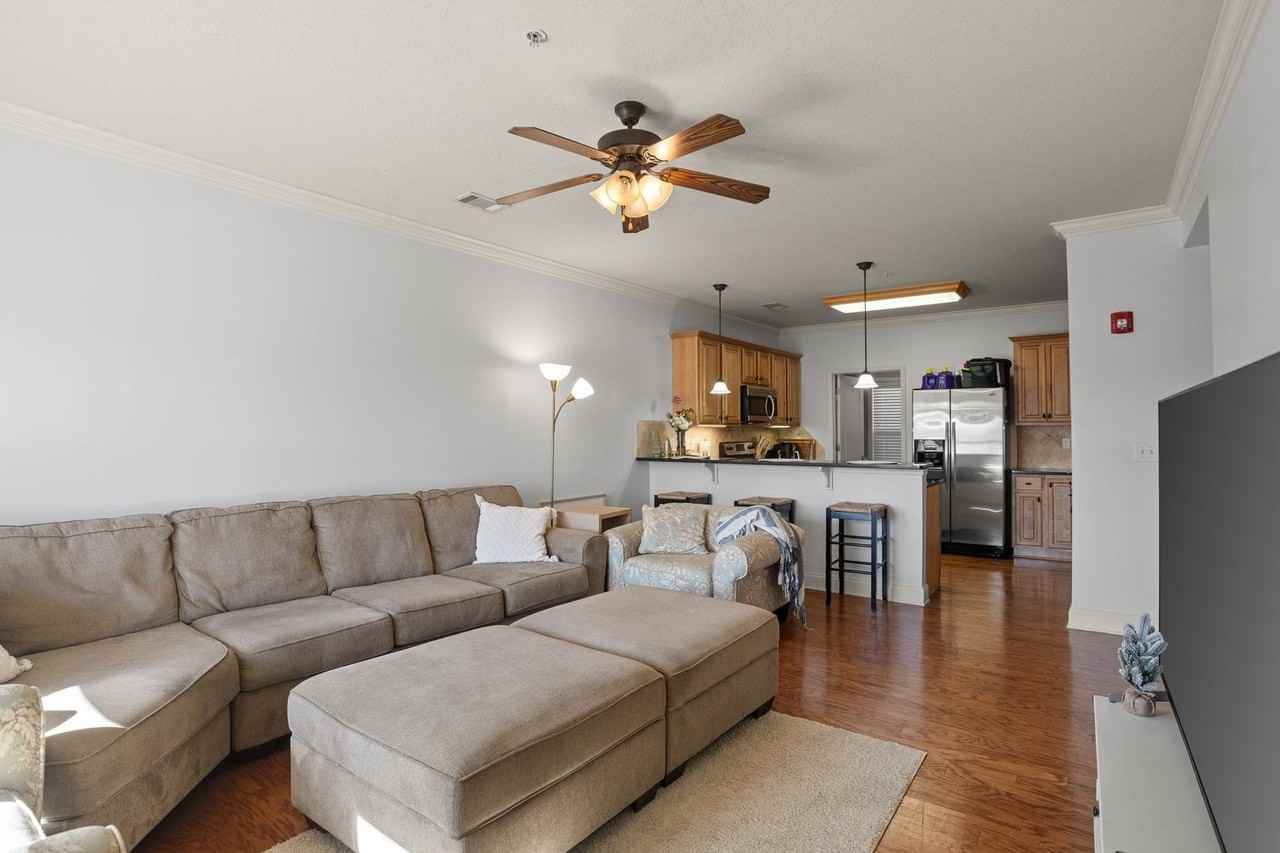 836 W Glenn Ave #307 - Photo 3 of 36