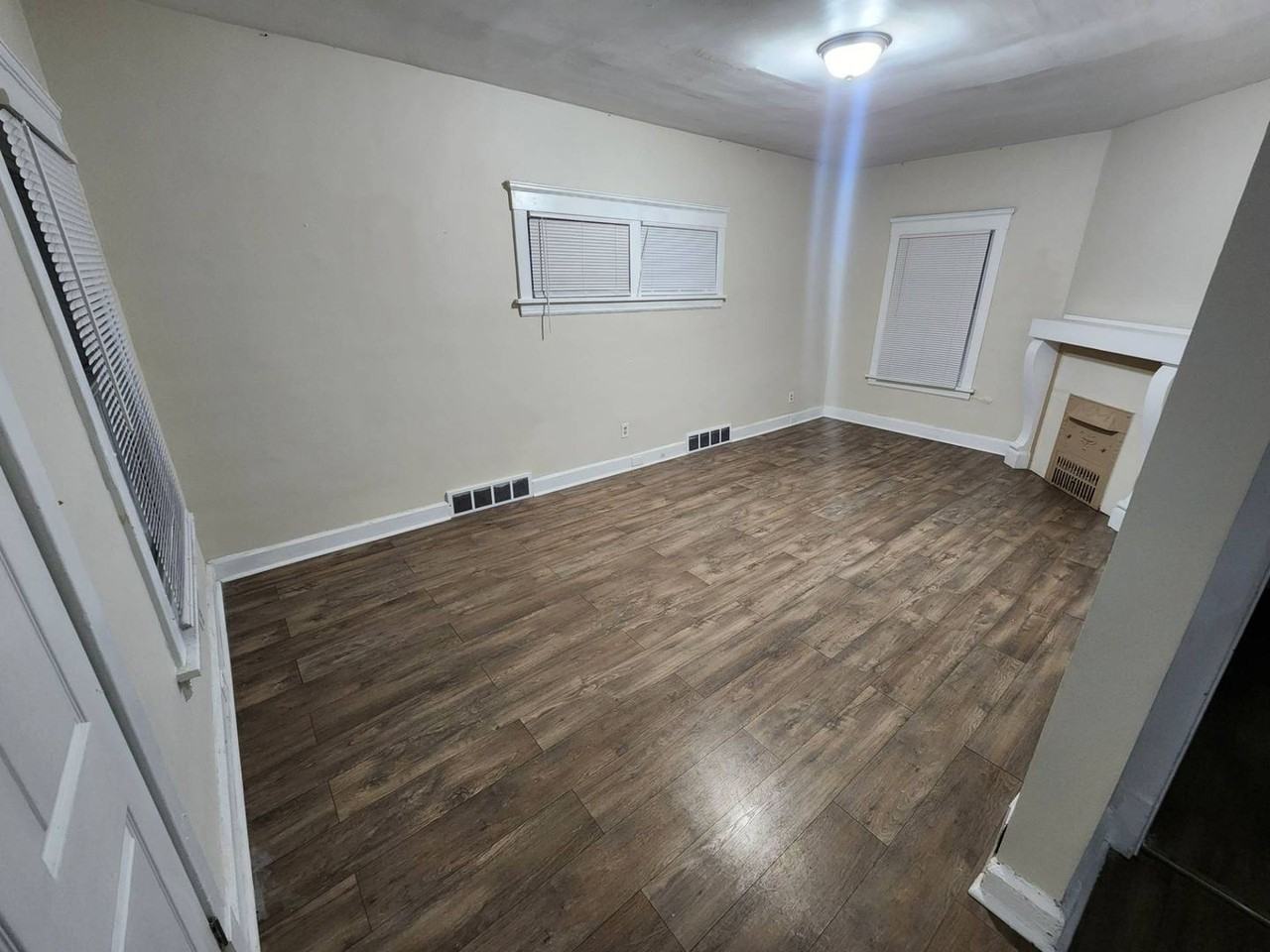 10618 Crestwood Ave - Photo 2 of 39