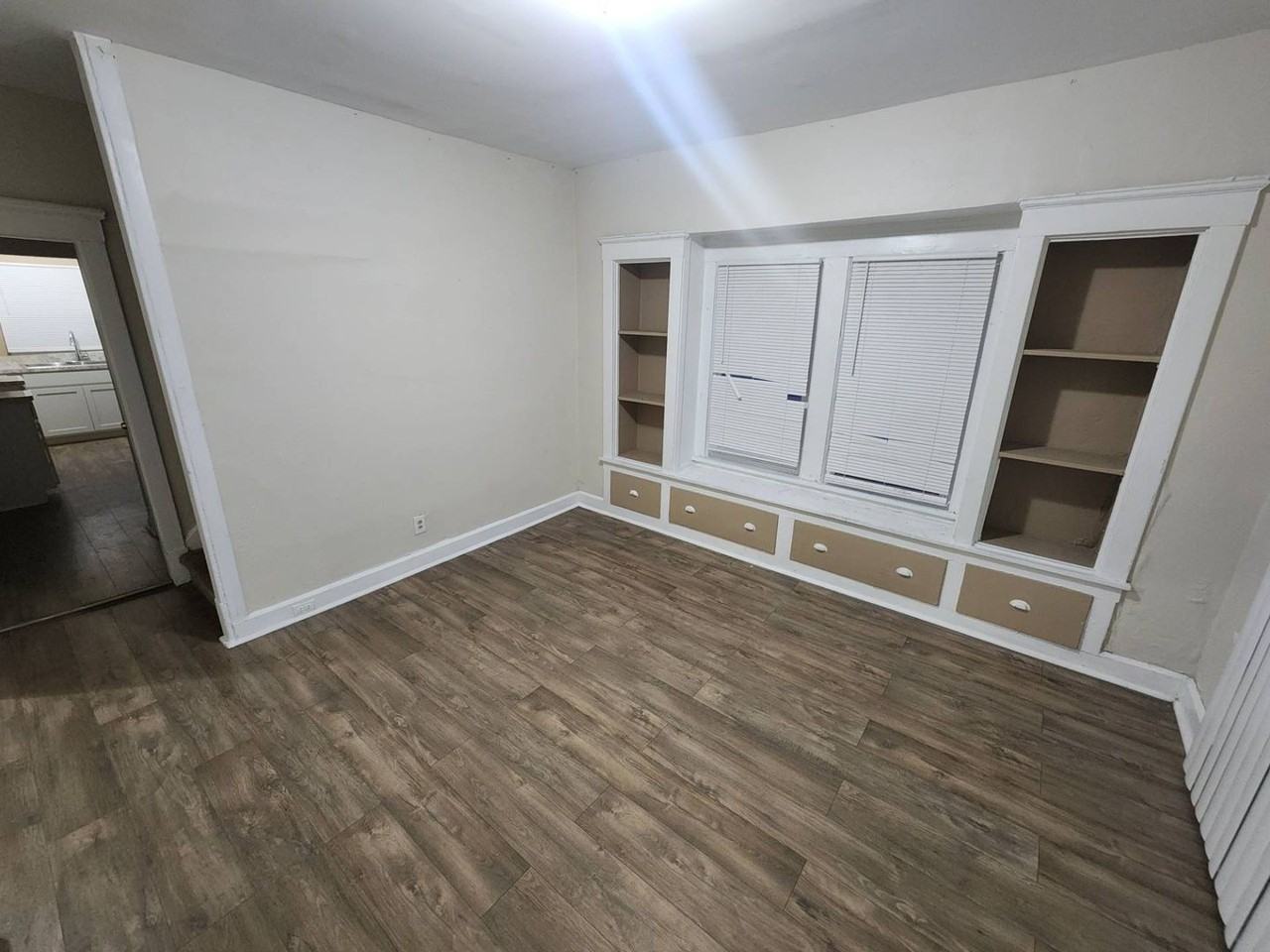 10618 Crestwood Ave - Photo 7 of 39