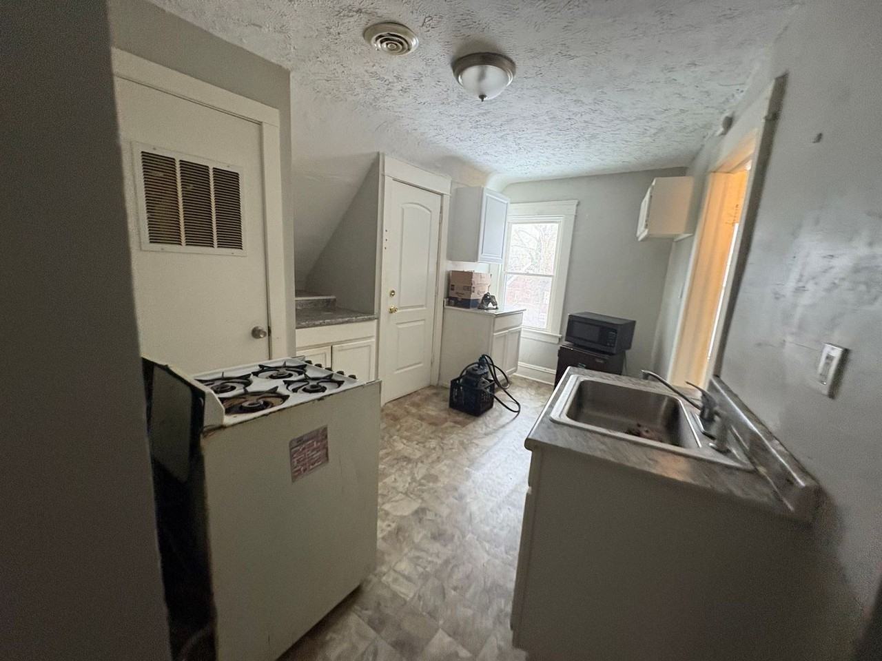 Hampden Ave. 10707 - Photo 5 of 5