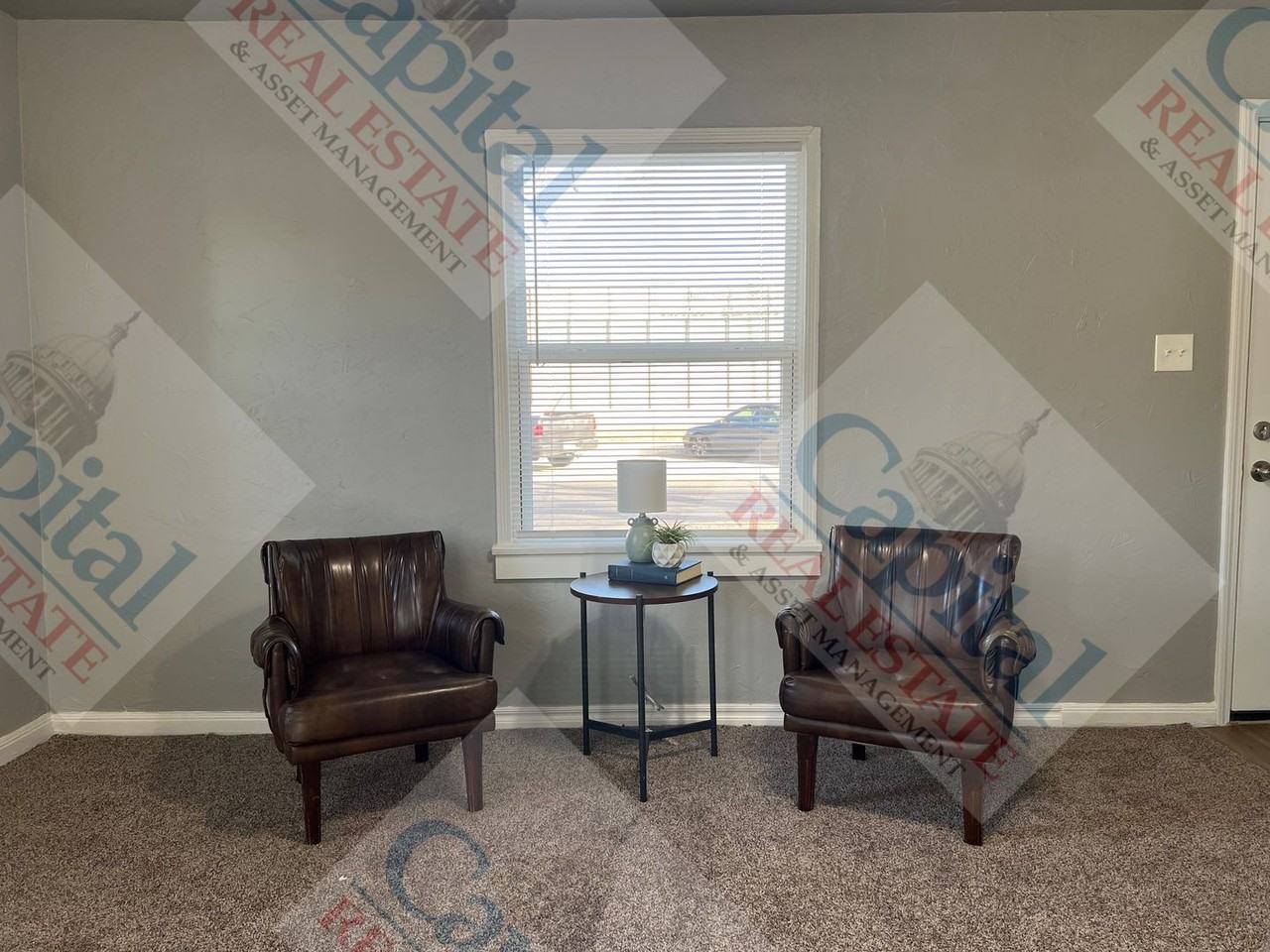 608 W Rickenbacker Dr - Photo 5 of 31