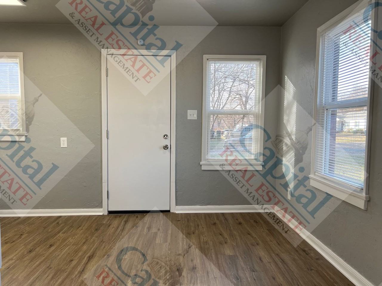 608 W Rickenbacker Dr - Photo 6 of 31