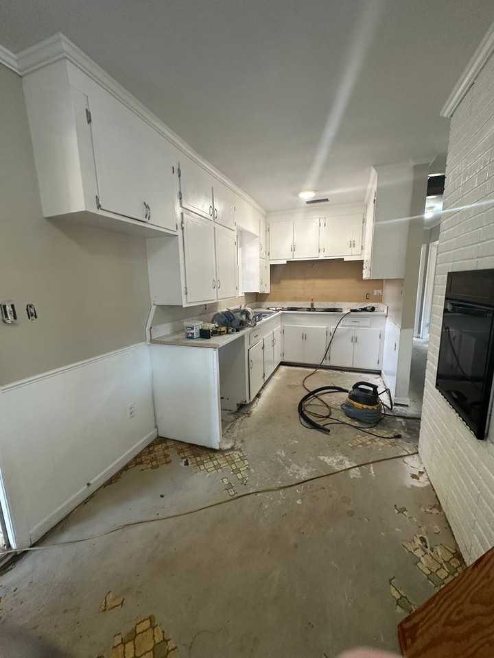 416 N Madison St - Photo 2 of 9