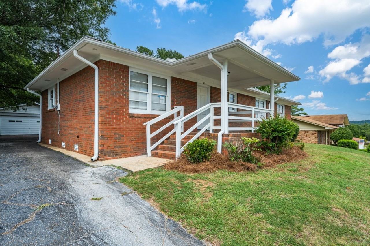 429 Alice St Sw - Photo 4 of 26