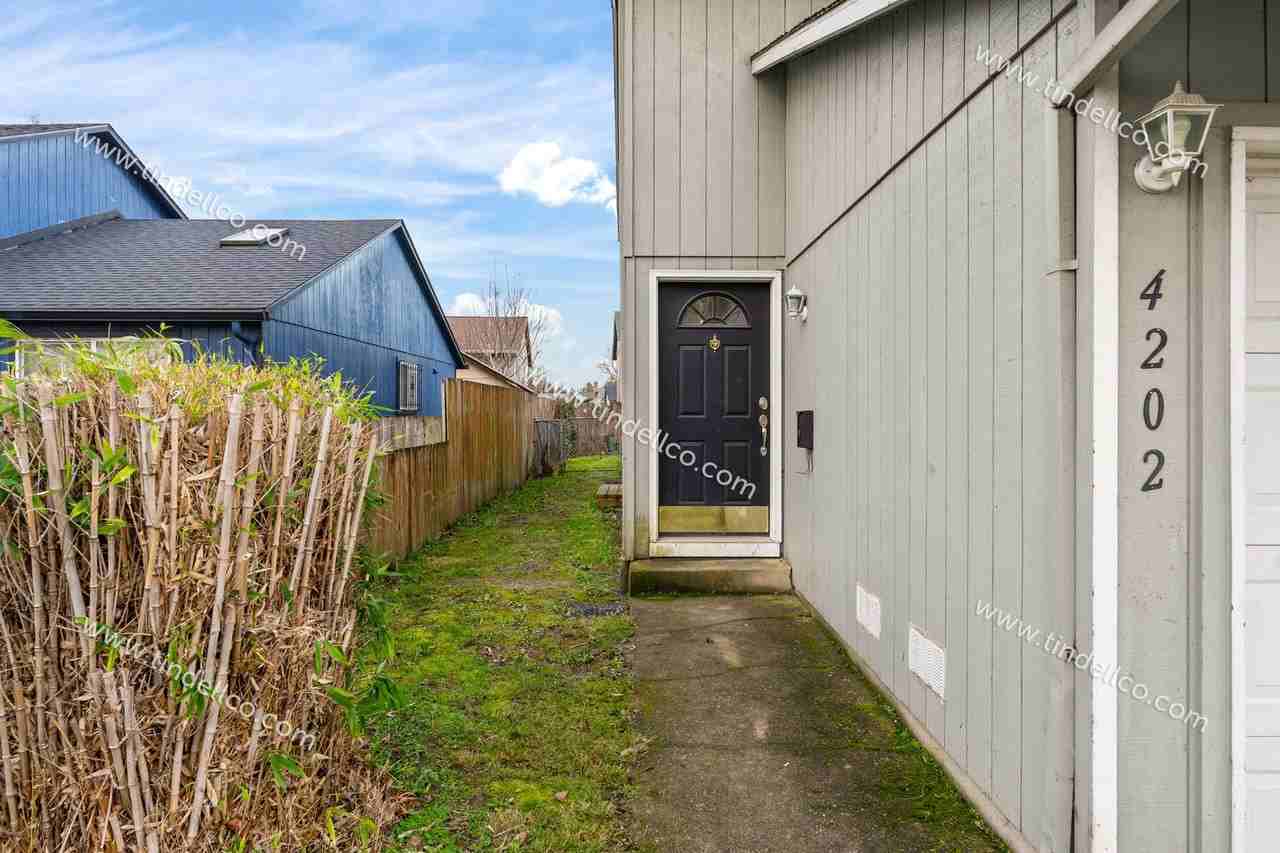 4202 N Juneau St - Photo 3 of 19