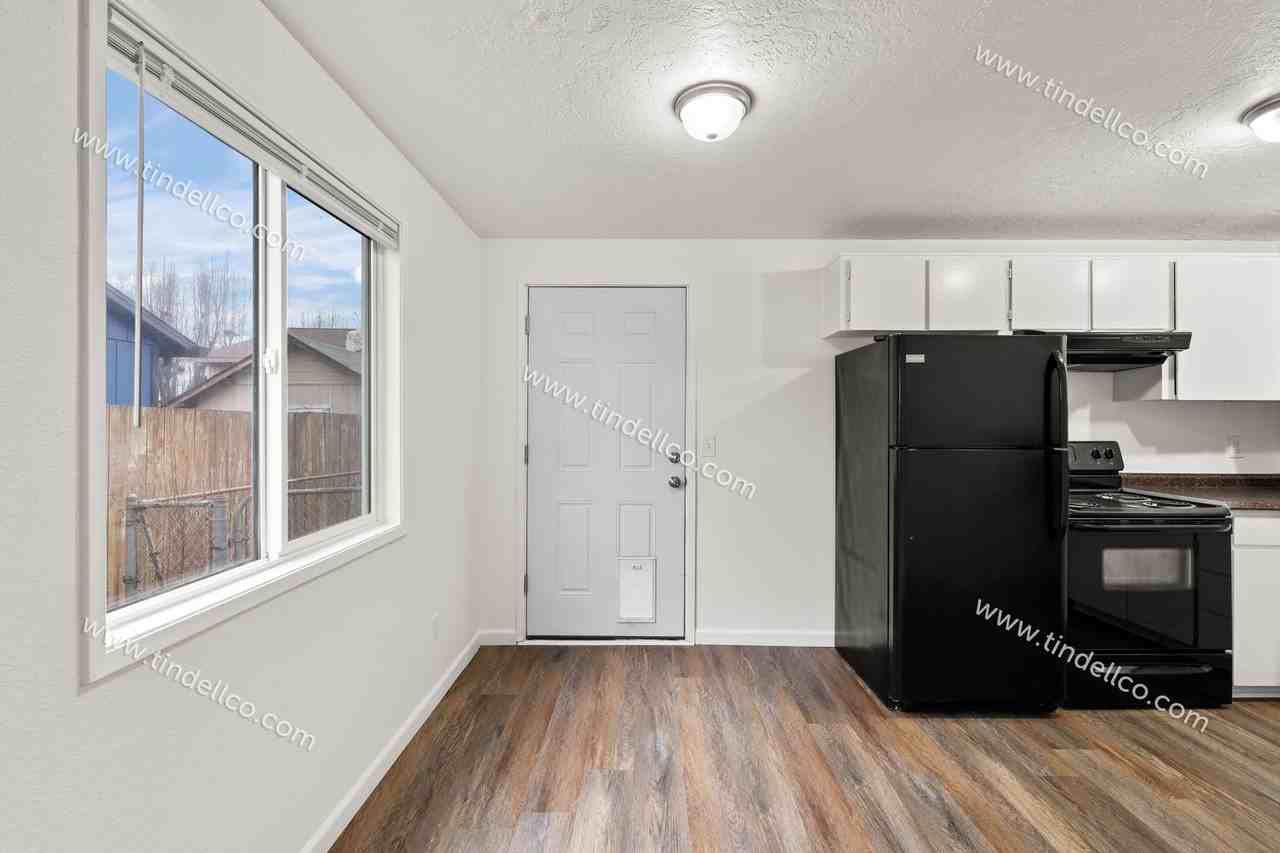 4202 N Juneau St - Photo 6 of 19