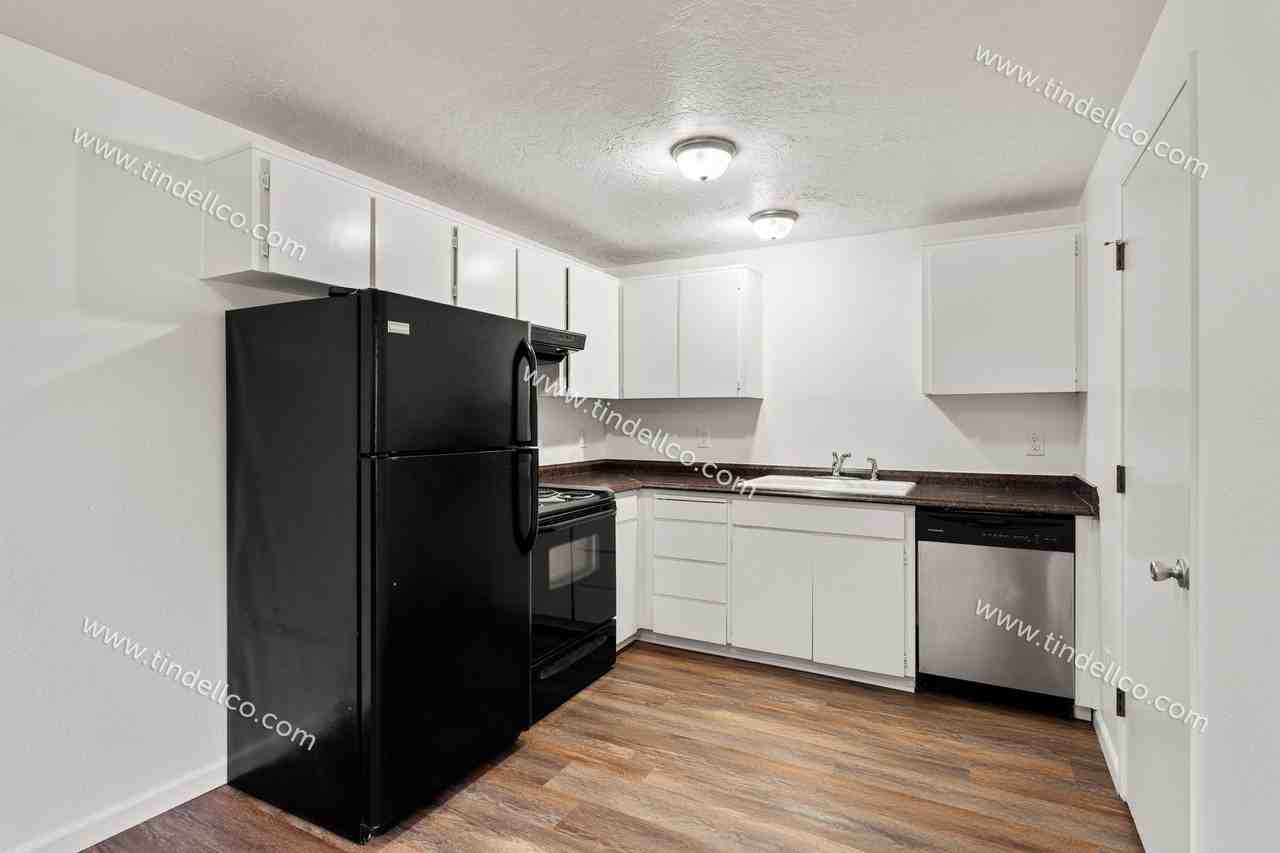 4202 N Juneau St - Photo 7 of 19