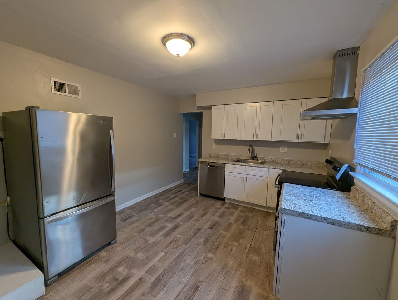 9855 Lorna Ln - Photo 4 of 9