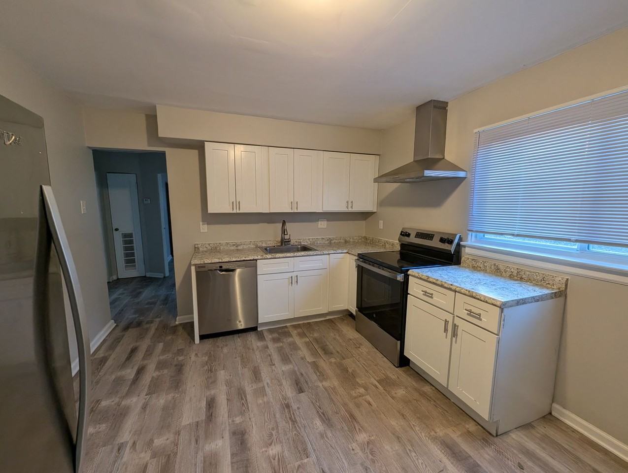 9855 Lorna Ln - Photo 5 of 9