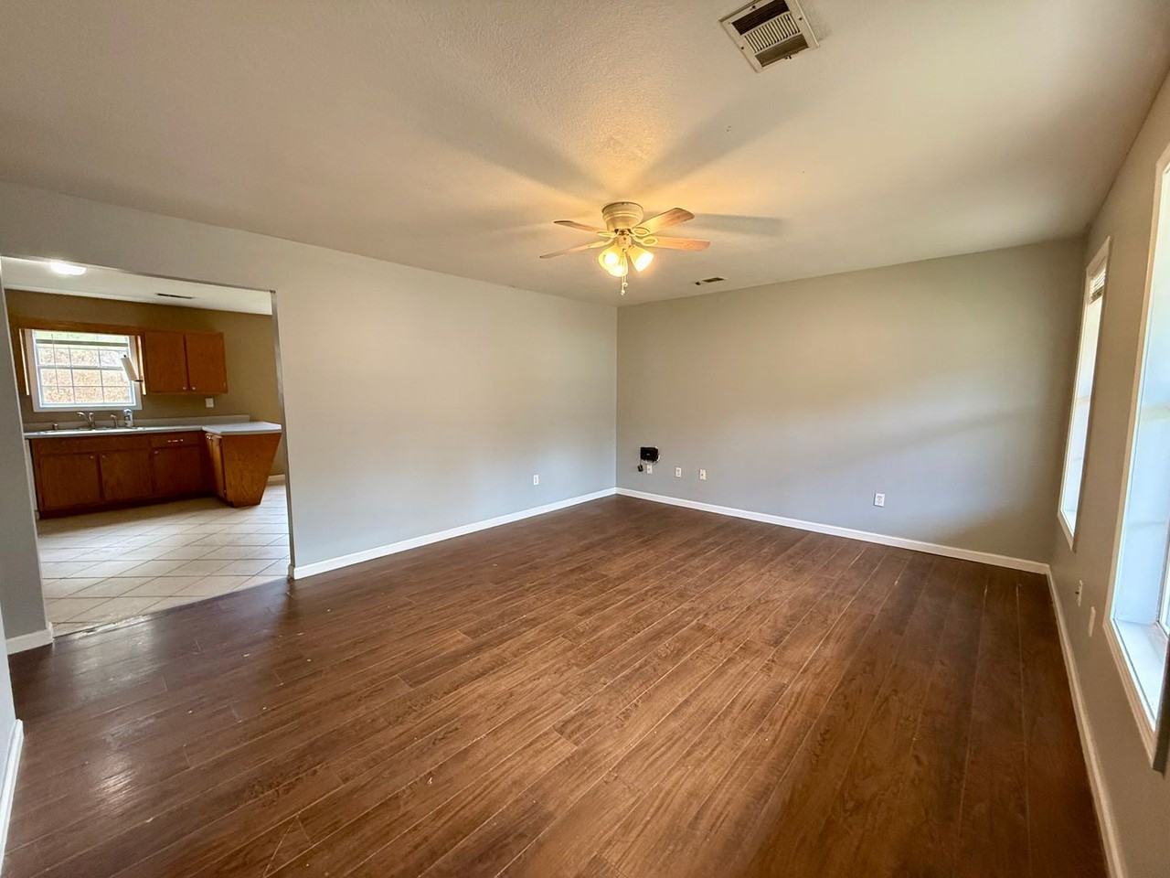 205 N 18th Ave - Photo 3 of 27