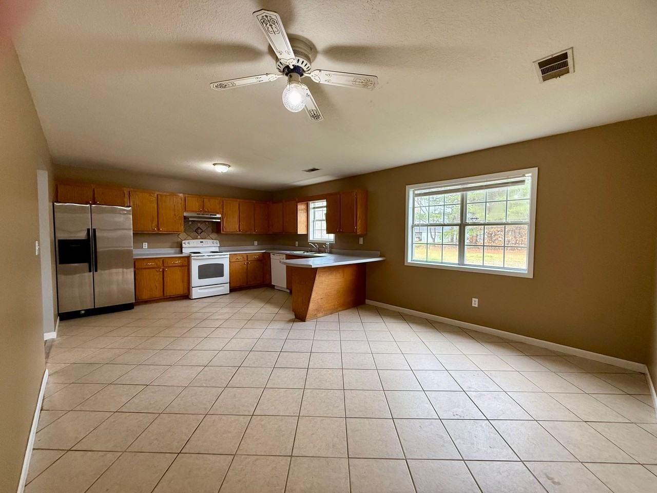 205 N 18th Ave - Photo 2 of 27