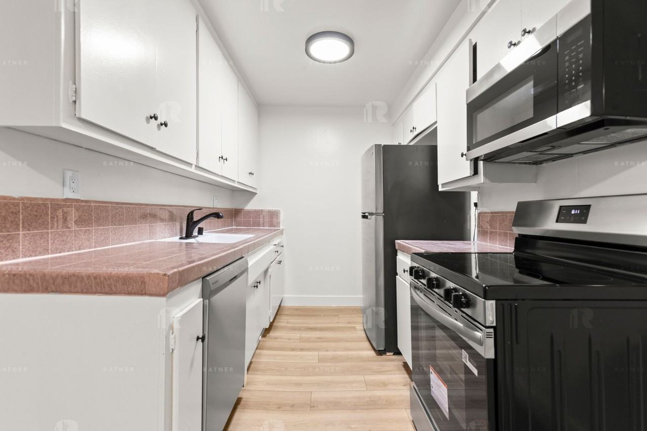 (Ellie:B) Park Collins - Photo 3 of 20