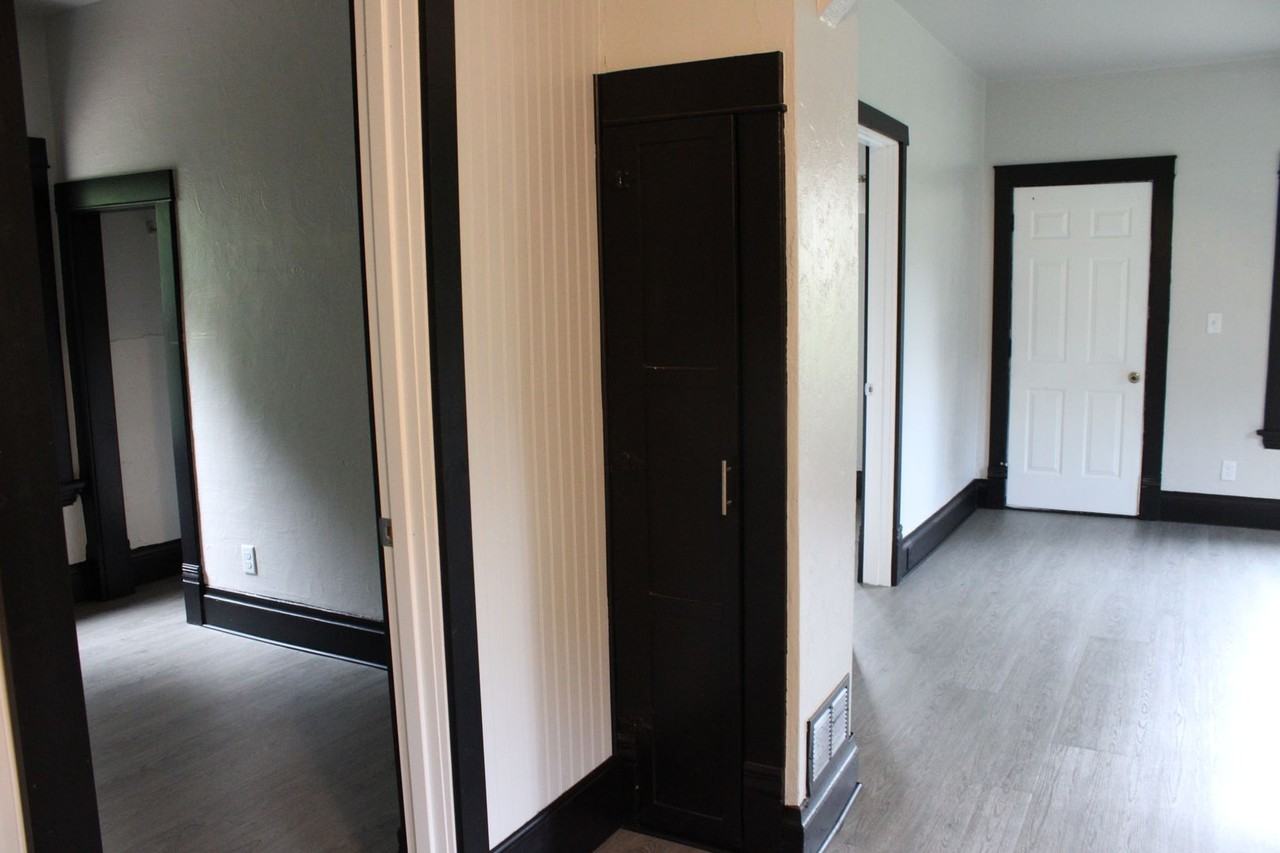 218 Sabin Ave W - Photo 6 of 14