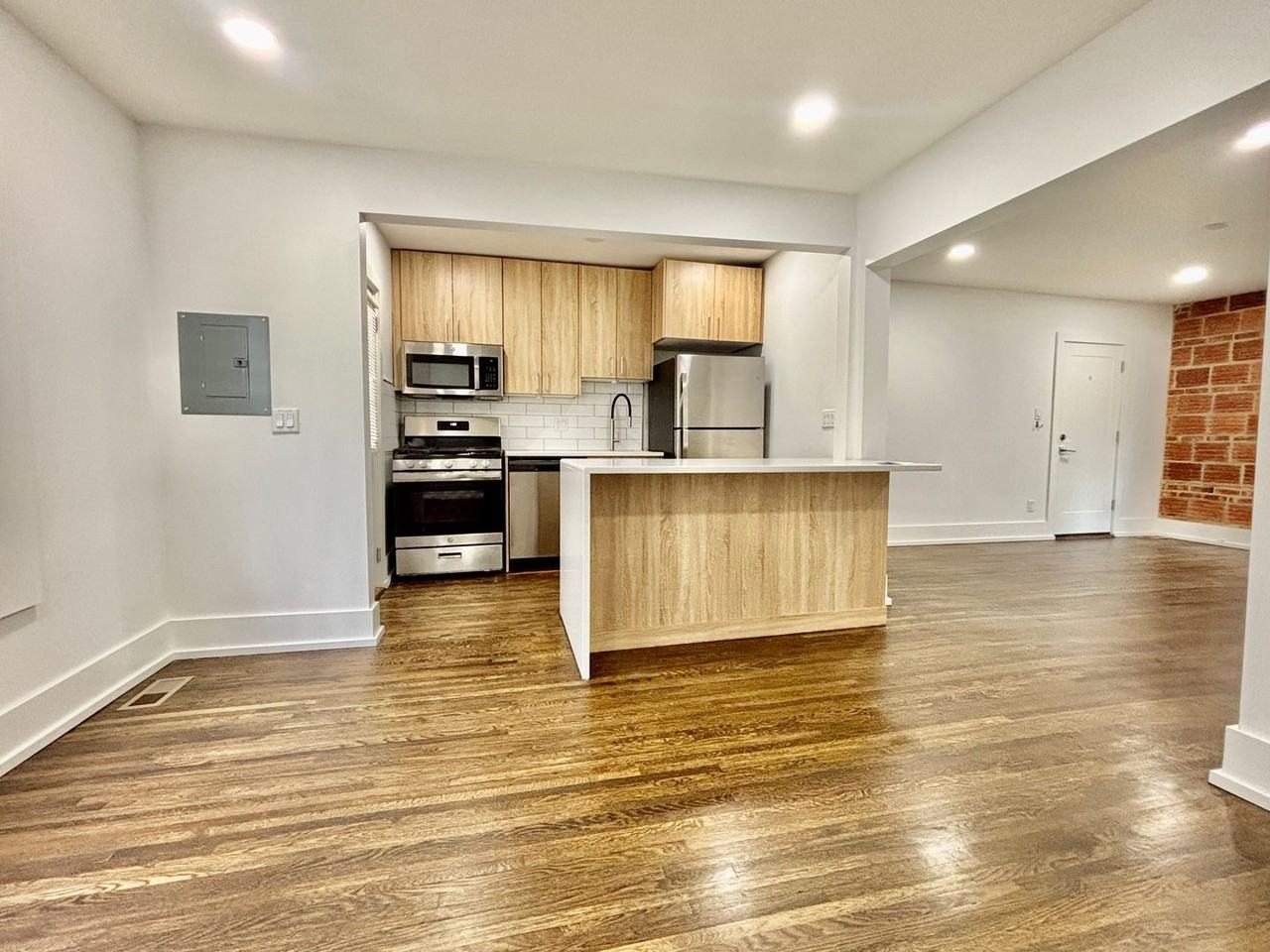 West Plaza Village - Photo 4 of 22