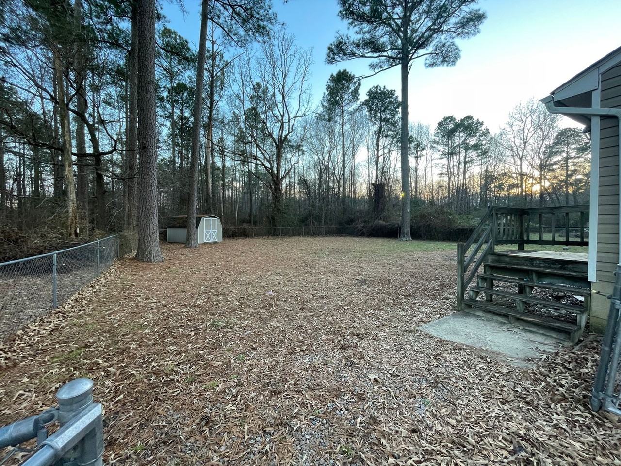 24113 Bancroft Dr - Photo 2 of 12