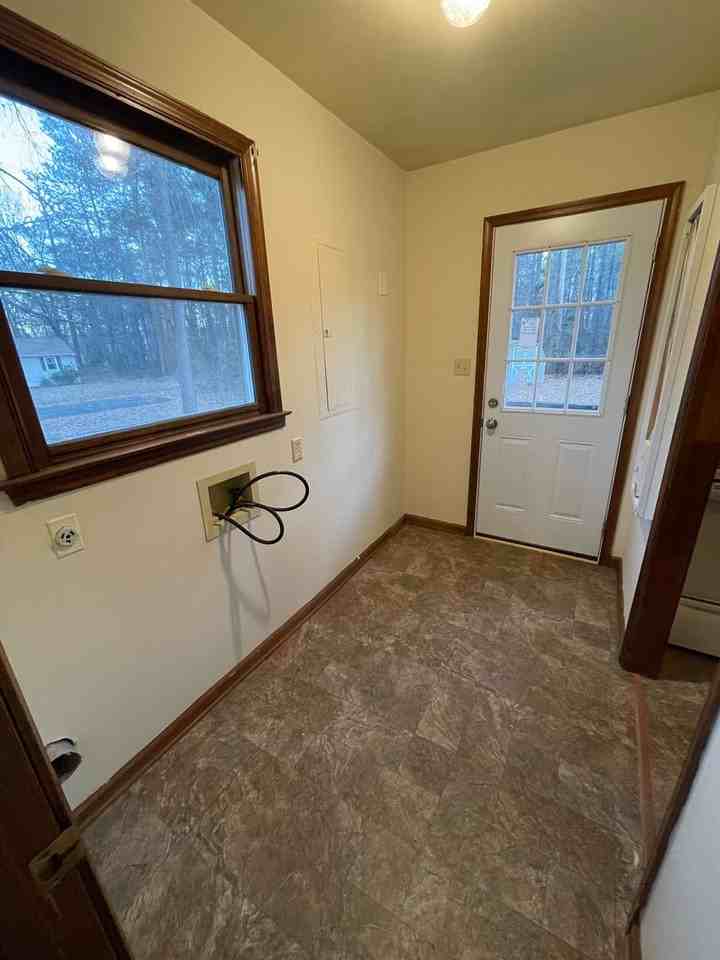 24113 Bancroft Dr - Photo 5 of 12