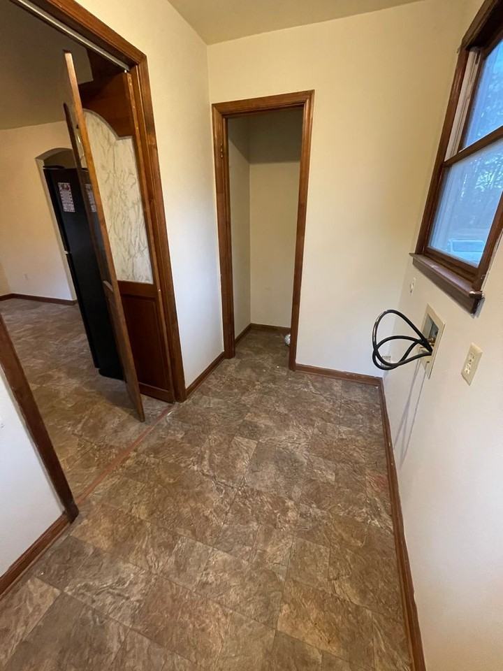 24113 Bancroft Dr - Photo 6 of 12