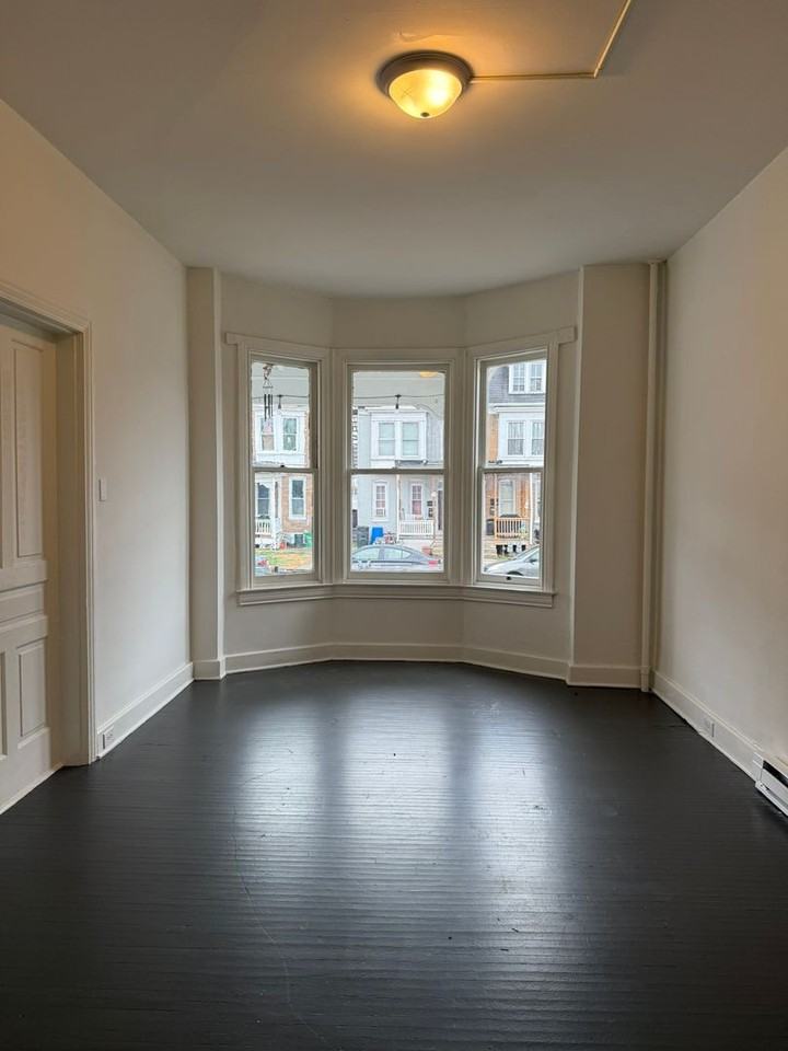 269 W Cottage Pl - Photo 3 of 11