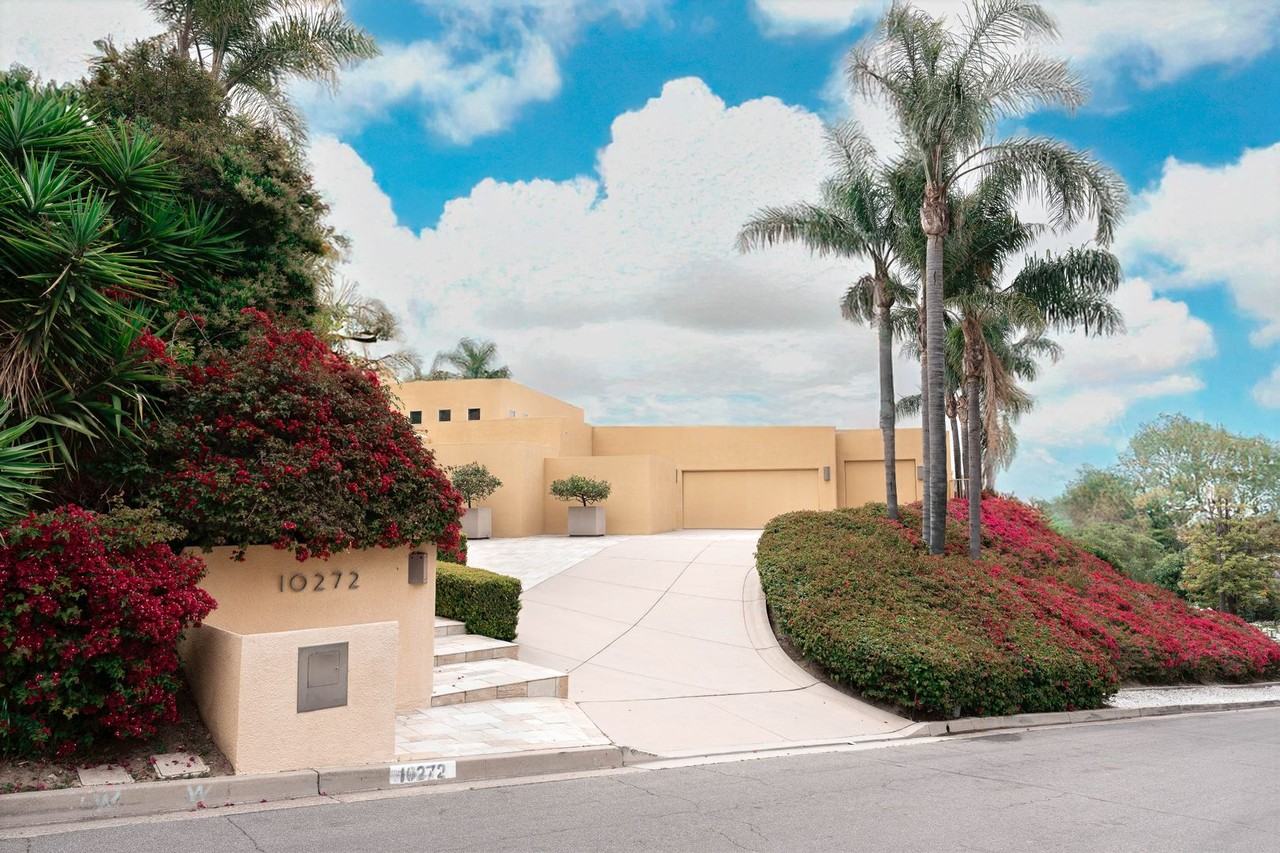 10272 Overhill Dr - Photo 7 of 35