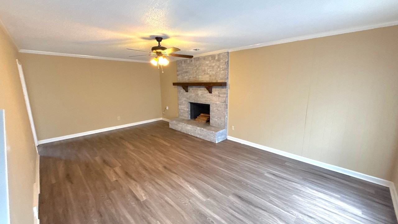 6224 Skylight Dr - Photo 6 of 13