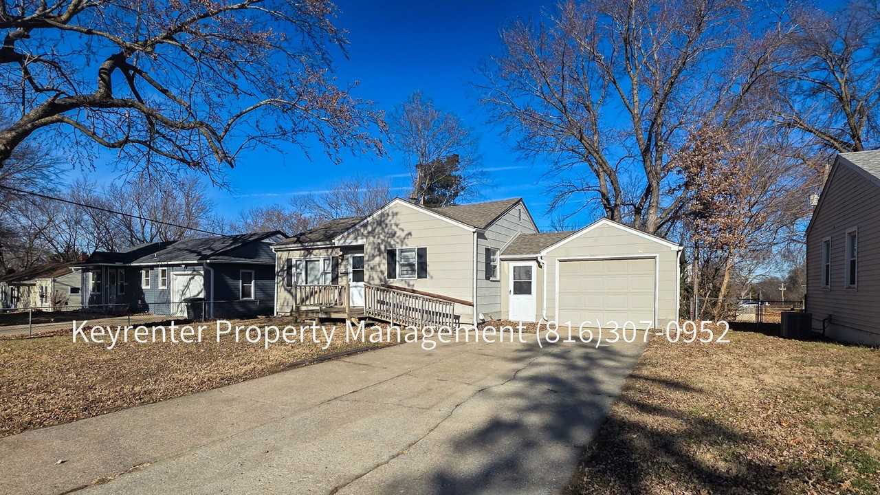 10712 E 27th Ter S - Photo 3 of 24