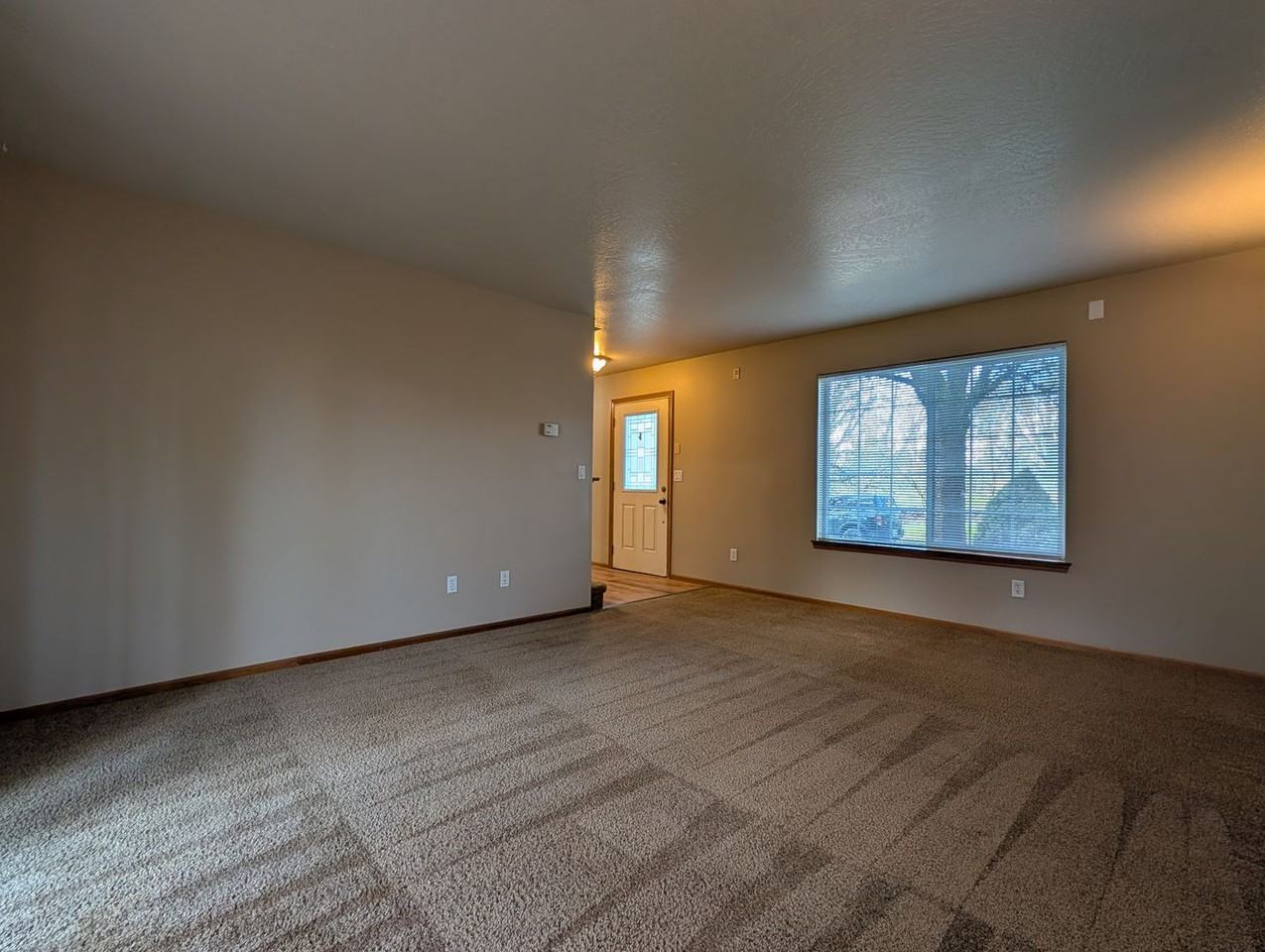 2120 Plentywood Ln - Photo 7 of 28