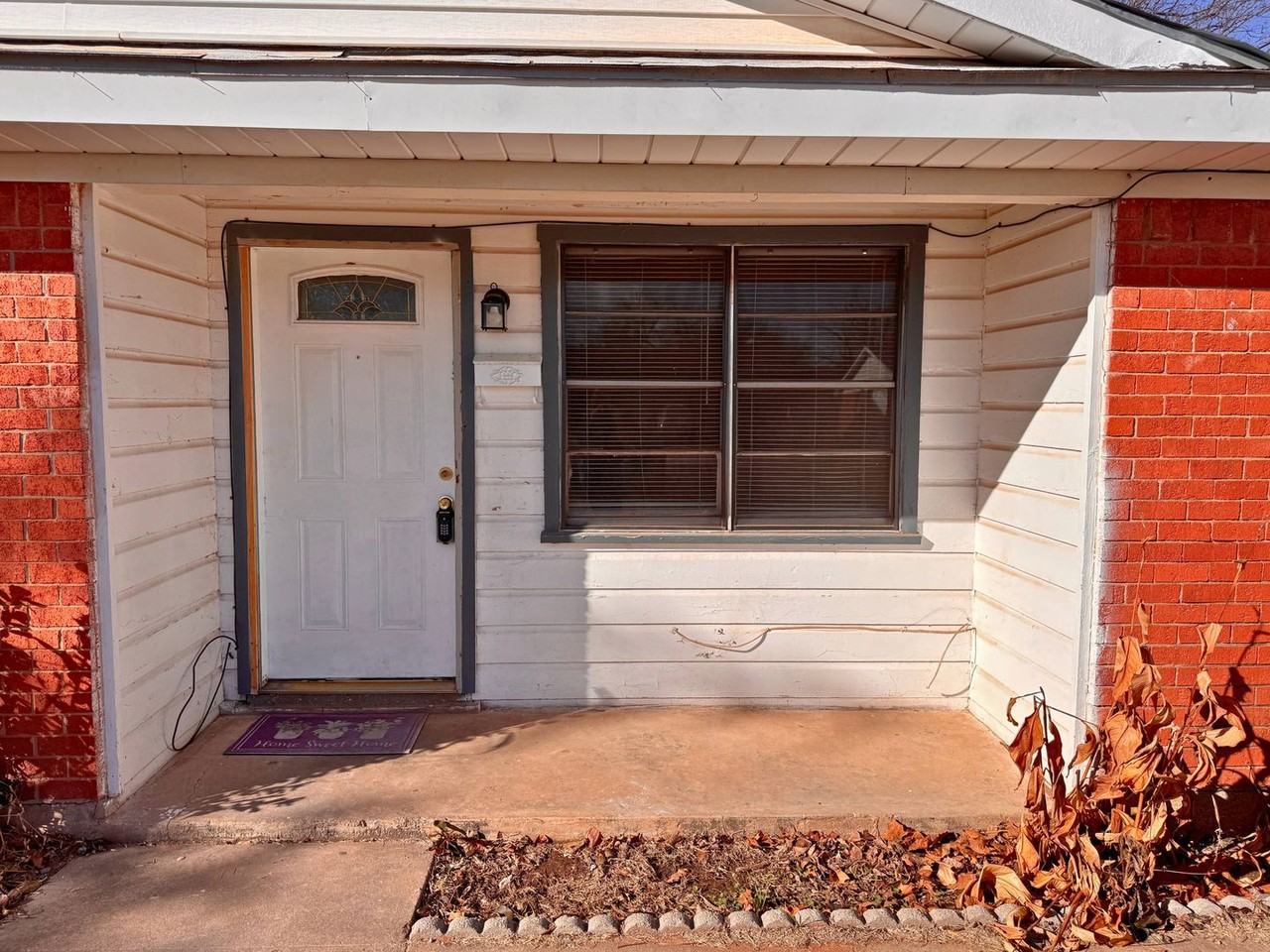 1612 Phoenix Dr - Photo 2 of 28