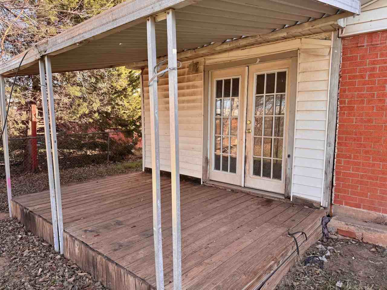 1612 Phoenix Dr - Photo 5 of 28