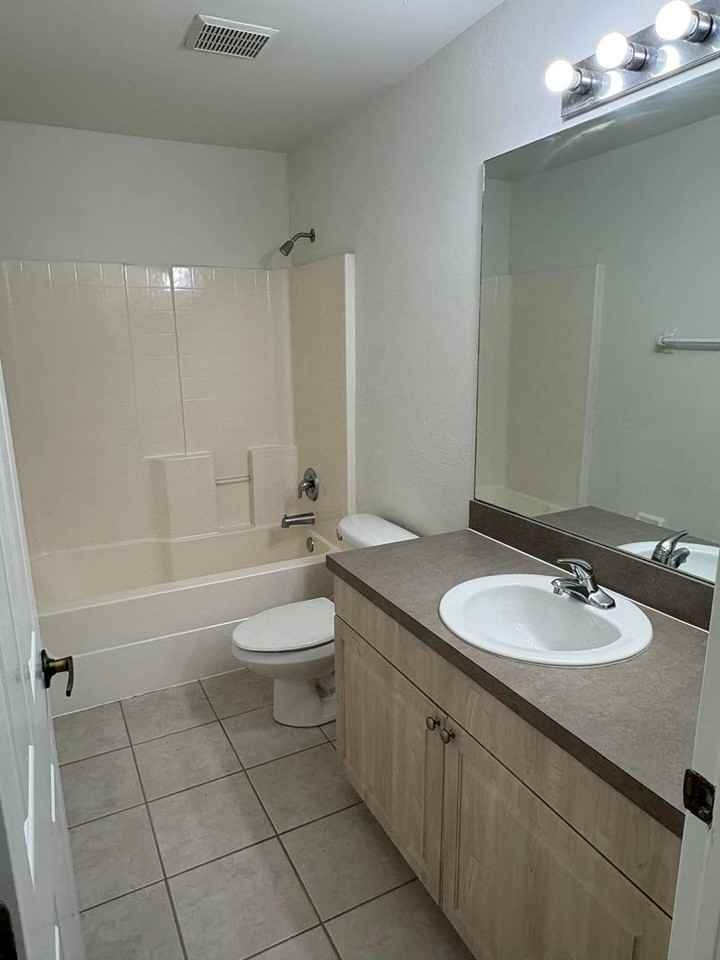 1321 Diplomat Pkwy E - Photo 7 of 18